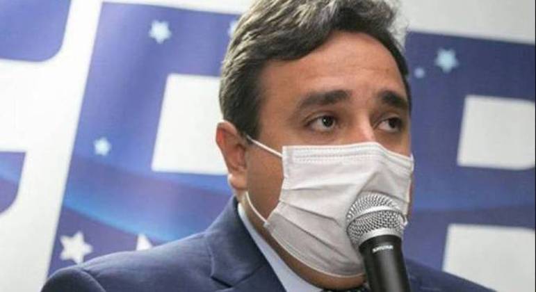 Investigado por suposta corrupção na Saúde, secretário pede demissão