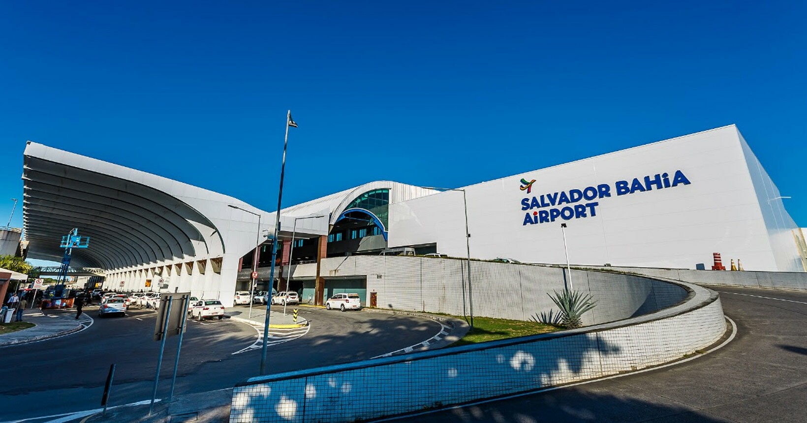 Aeroporto de Salvador inicia testagem e vacinação de passageiros