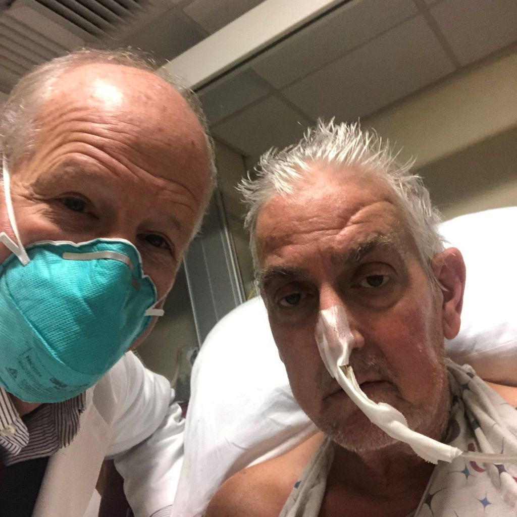 Cirurgiões americanos realizam transplante inédito de coração de porco em homem