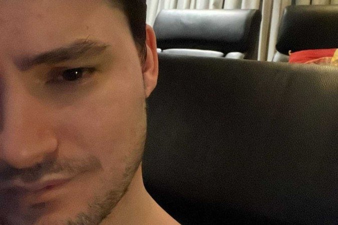 Felipe Neto diz estar com depressão e faz desabafo ‘No fundo do poço’