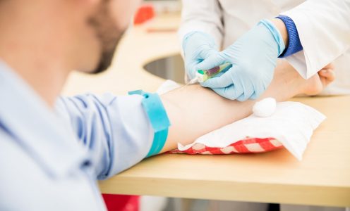 Comissão aprova PL que assegura direito a coleta domiciliar de exames