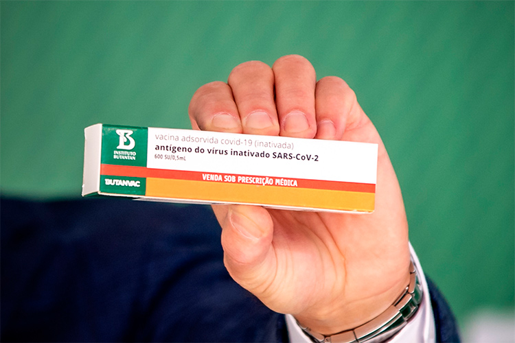 Butantan trabalha em nova versão de vacina contra variante Ômicron