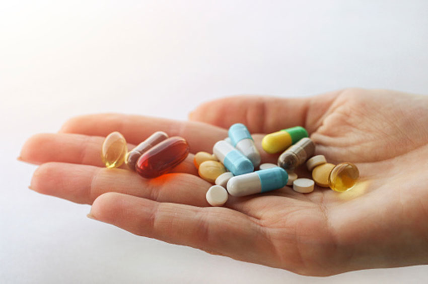 Complexos vitamínicos não diminuem risco de morte por Covid-19, aponta pesquisa