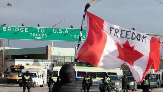 Canadá apela para Lei de Emergências para tentar barrar protestos antivacina