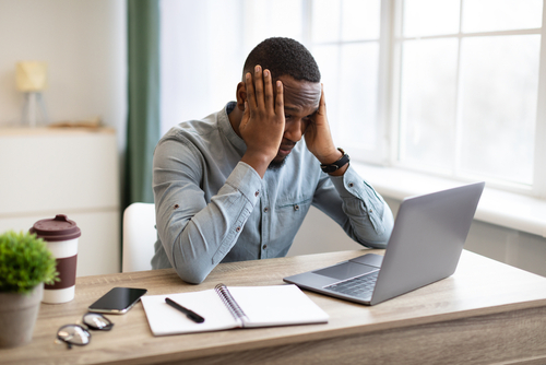 Síndrome de Burnout pode causar mudanças no cérebro, diz especialista