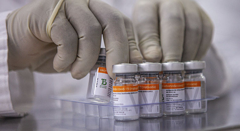 Ministério da Saúde determina que Coronavac seja exclusiva para crianças e adolescentes