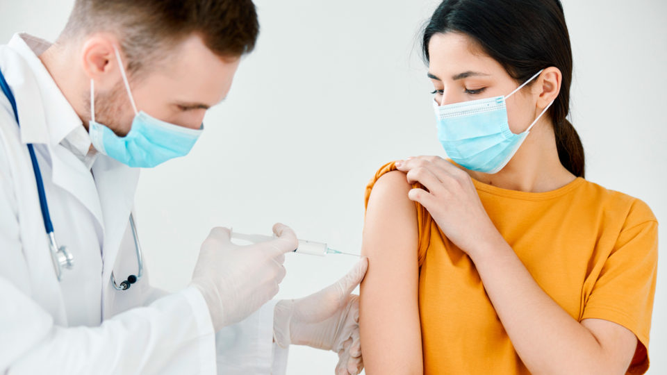 Salvador segue vacinando contra Covid e retoma aplicação da Pfizer pediátrica nesta quarta (08)