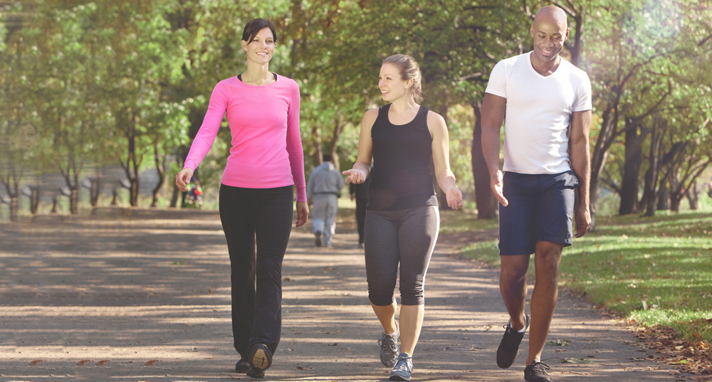 Estudo sugere que caminhar cerca de 9.800 passos por dia pode reduzir risco de demência