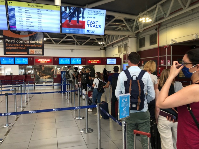 Anvisa faz ação de reforço sobre prevenção à Covid em voos e nos aeroportos