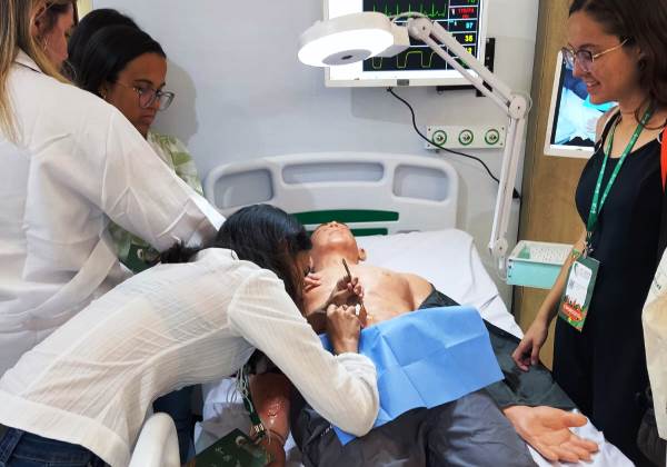 Empresa inaugura 1ª fábrica de cadáveres sintéticos para treinamento cirúrgico