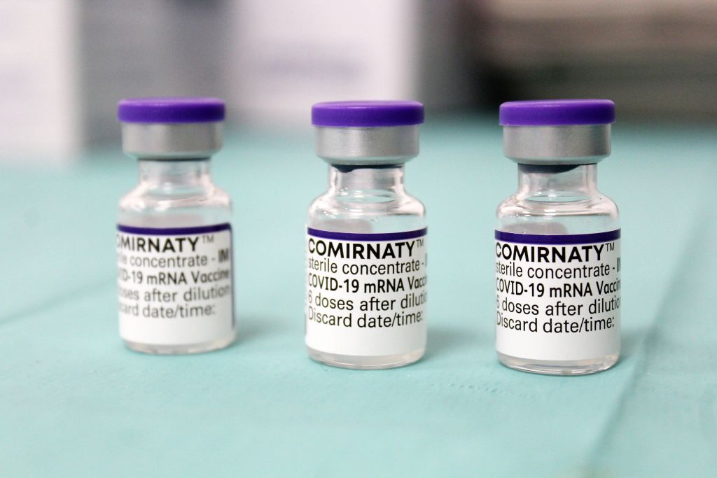 Anvisa aprova aplicação de dose reforço da vacina Comirnaty em crianças e adolescentes