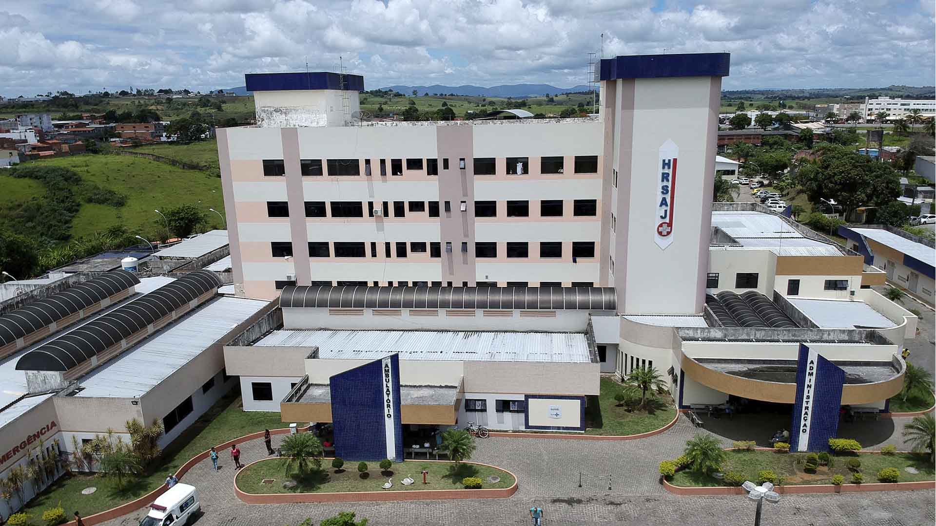 Homem tem ataque de fúria e destrói equipamentos de Hospital em SAJ