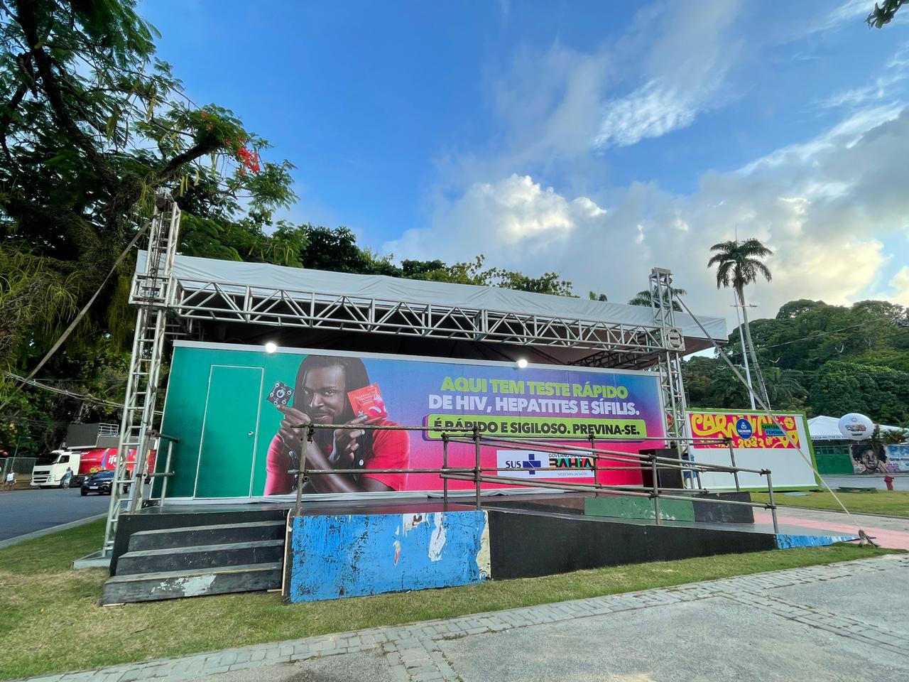 Carnaval: Sesab tem três postos de testagem HIV com distribuição de camisinhas