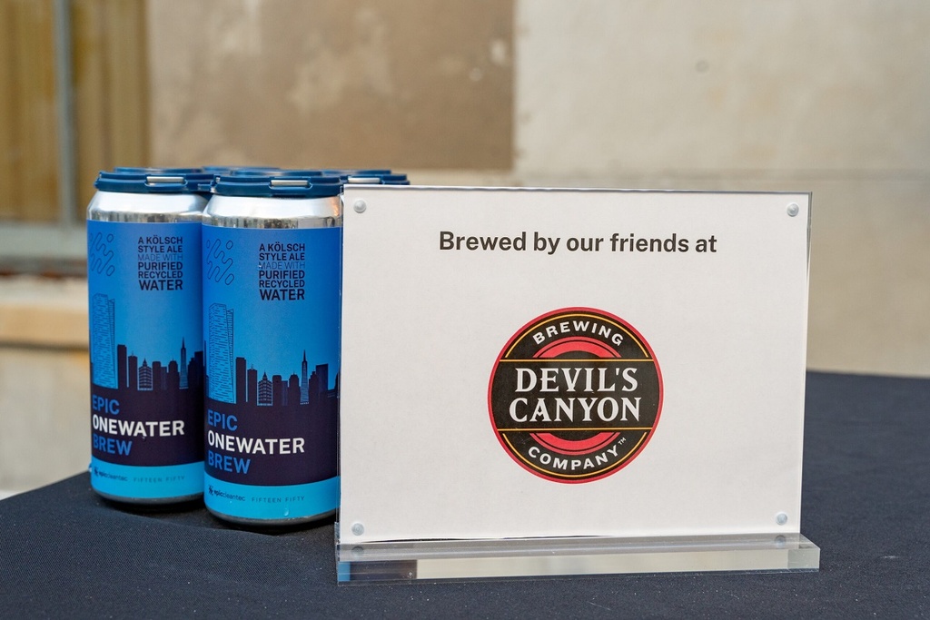 Empresa dos EUA cria cerveja à base de água reciclada de chuveiro