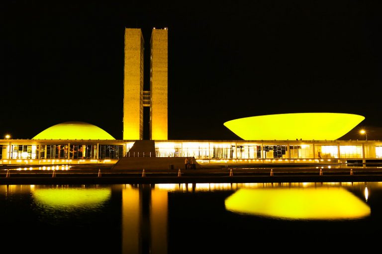 Congresso Nacional será iluminado de amarelo em homenagem ao Setembro Amarelo