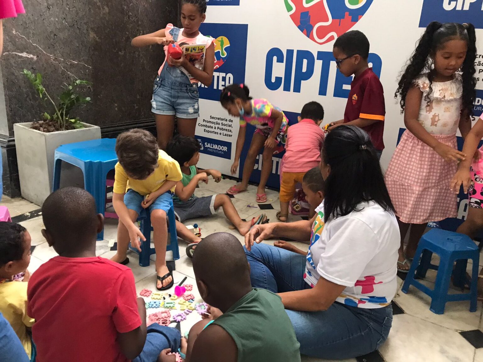 Mutirão emite mais de 200 carteiras de identificação para autistas