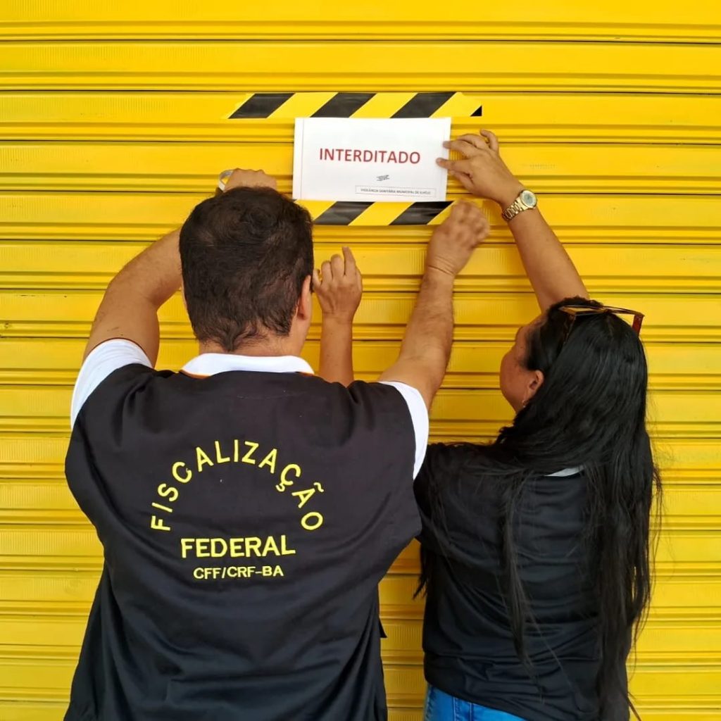 Farmácia é interditada após vigilância achar fezes de rato