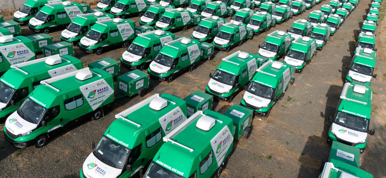 Governo Federal entrega 400 unidades odontológicas móveis