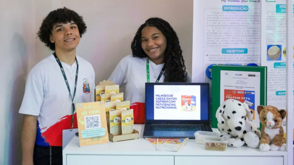 Estudantes baianos criam “Whey Protein” exclusivo para cães e gatos